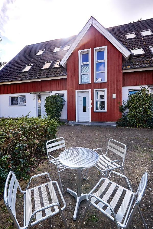 Ferienwohnungen Haus Am Deich Prerow Bagian luar foto